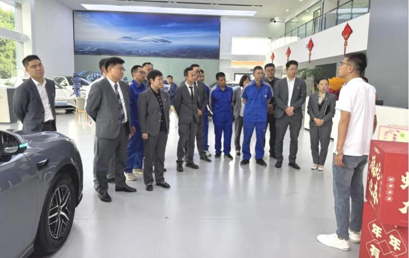 汽貿(mào)公司黨支部開展&ldquo;走出去、學(xué)進(jìn)來，改作風(fēng)、促發(fā)展&rdquo;貫徹中央八項規(guī)定精神學(xué)習(xí)教育走深走實主題黨日活動