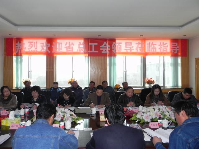 深入車間班組、&ldquo;零距離&rdquo;接觸職工、體驗職工生活、傾聽職工心聲